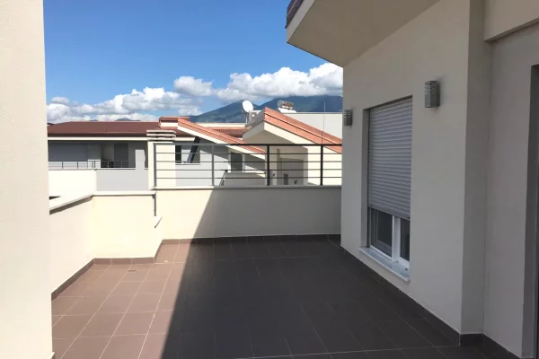 Shtepi ne shitje Vila Luksoze ne Tirane, 6+1, Mobilimi E mobiluar, Pagesa 720,000  Euro.