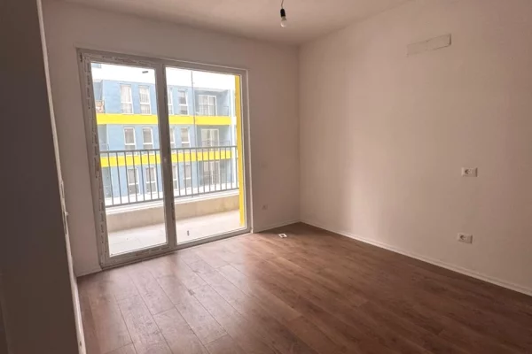 Shtepi ne shitje Apartament ne Tirane, 1+1, Mobilimi Bosh, pa mobiluar, Pagesa 8,500,000  Leke.