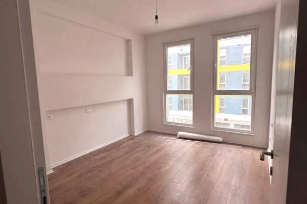 Shtepi ne shitje Apartament ne Tirane, 1+1, Mobilimi Bosh, pa mobiluar, Pagesa 8,500,000  Leke.