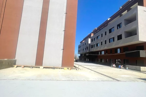 Shtepi ne shitje Apartament ne Tirane, 2+1, Mobilimi Bosh, pa mobiluar, Pagesa 191,250  Euro.