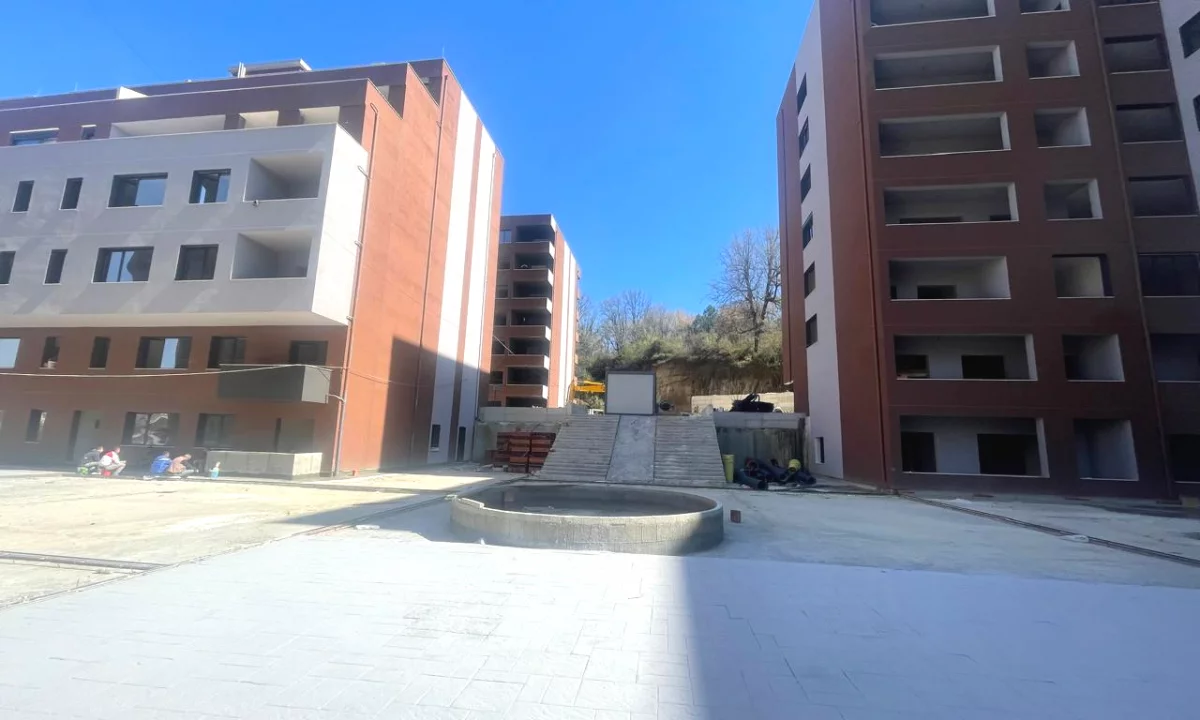 Shtepi ne shitje Apartament ne Tirane, 2+1, Mobilimi E mobiluar, Pagesa 168,750  Euro.