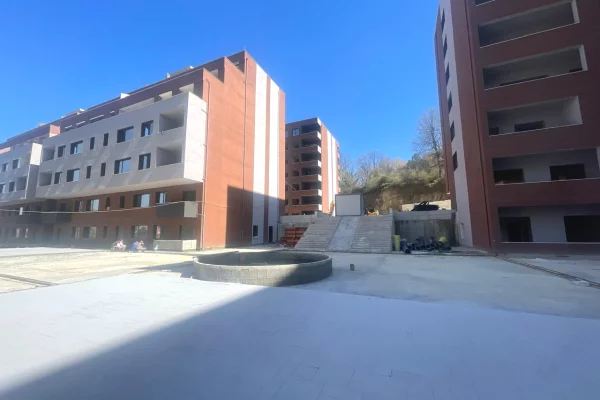 Shtepi ne shitje Apartament ne Tirane, 2+1, Mobilimi E mobiluar, Pagesa 168,750  Euro.