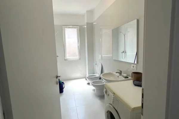 Shtepi me qera Apartament ne Tirane, 2+1, Mobilimi E mobiluar, Pagesa 45,000  Leke.