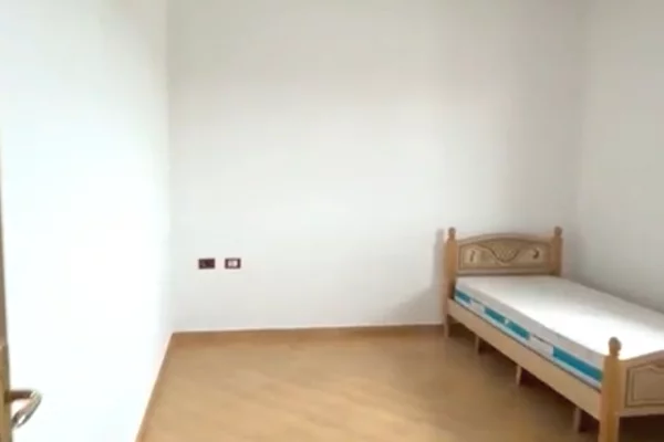 Duplex (casa a 2 piani) in affitto a Tirana 4+1, Arredato