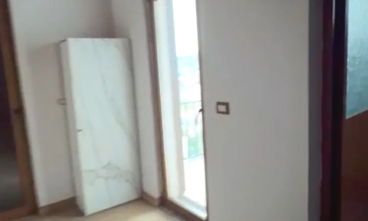 Duplex (casa a 2 piani) in affitto a Tirana 4+1, Arredato