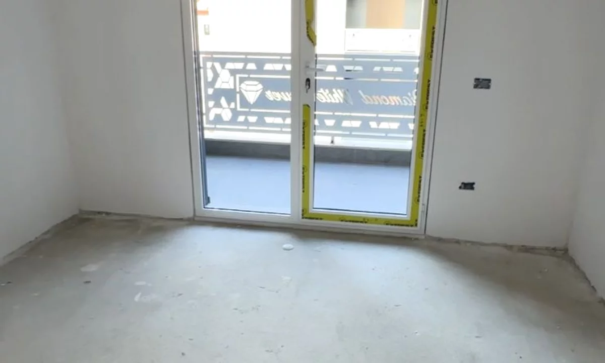 Appartamento in vendita a Tirana 2+1, Vuoto