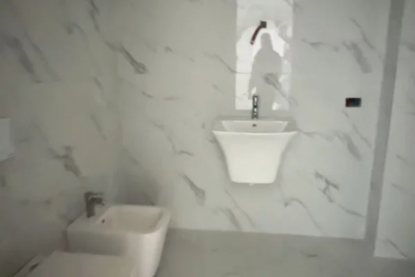 Appartamento in vendita a Tirana 2+1, Vuoto