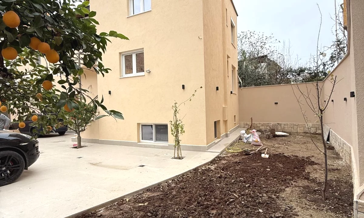 Jepet me qera Vila per Binzes tek 21 Dhjetori/2000 euro