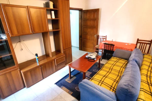 Shtepi me qera Apartament ne Tirane, 1+1, Mobilimi E mobiluar, Pagesa 35,000  Leke.
