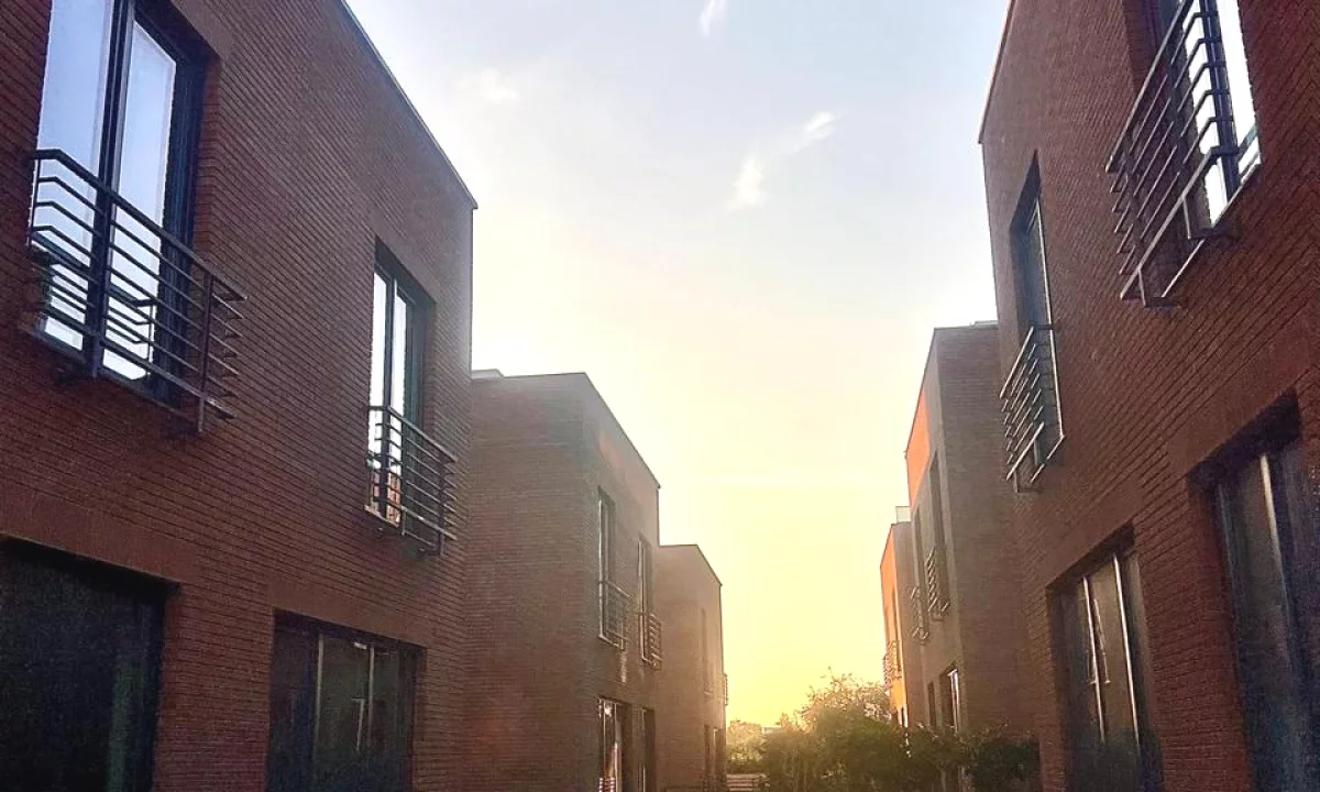 Shtepi ne shitje Vila Luksoze ne Tirane, 4+1, Mobilimi Bosh, pa mobiluar, Pagesa 620,000  Euro.