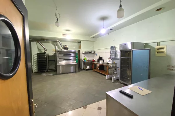 Jepet me qera Lokal ne 5 Maj