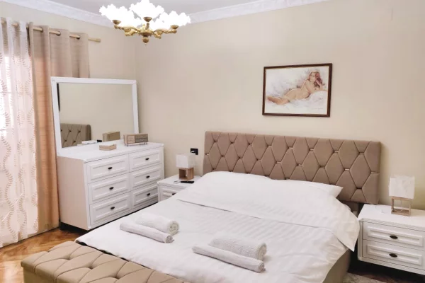 Appartamento in affitto a Tirana 2+1, Arredato