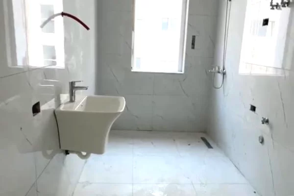 Shtepi ne shitje Apartament ne Tirane, 2+1, Mobilimi Bosh, pa mobiluar, Pagesa 95,166  Euro.