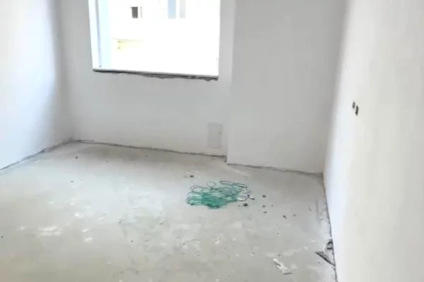 Shtepi ne shitje Apartament ne Tirane, 2+1, Mobilimi Bosh, pa mobiluar, Pagesa 95,166  Euro.