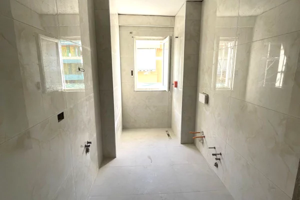 Shtepi ne shitje Apartament ne Tirane, 2+1, Mobilimi Bosh, pa mobiluar, Pagesa 78,000,000  Leke.