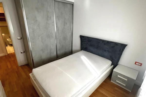 Appartamento in affitto a Tirana 3+1, Arredato