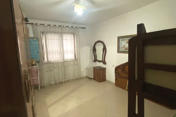 Shtepi ne shitje 2+1 ne Tirane - 55,000,000 Leke