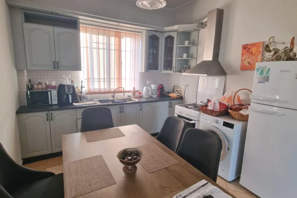 Shtepi ne shitje Vila Luksoze ne Tirane, 6+1, Mobilimi E mobiluar, Pagesa 280,000,000  Leke.