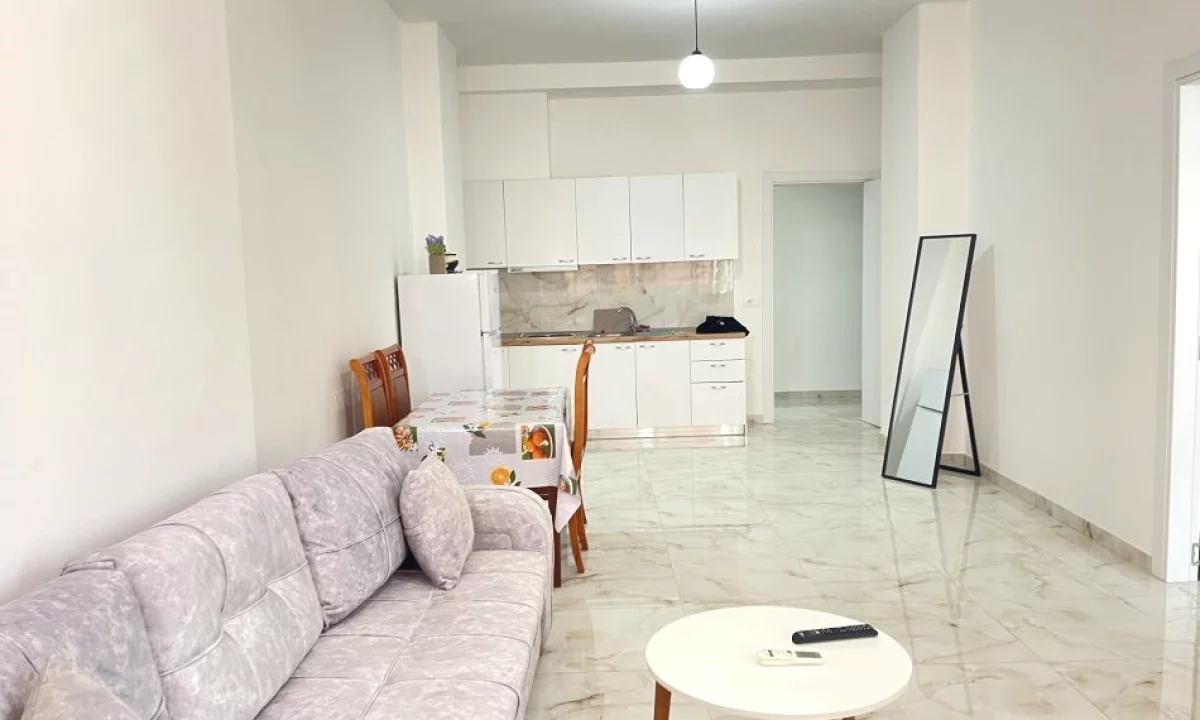 Appartamento in affitto a Tirana 2+1, Arredato