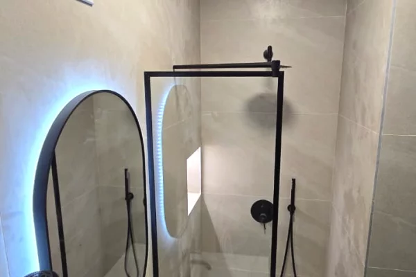 Shtepi ne shitje Apartament ne Tirane, 3+1, Mobilimi E mobiluar, Pagesa 255,000  Euro.