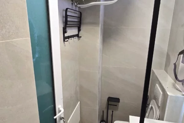 Shtepi ne shitje Apartament ne Tirane, 3+1, Mobilimi E mobiluar, Pagesa 255,000  Euro.