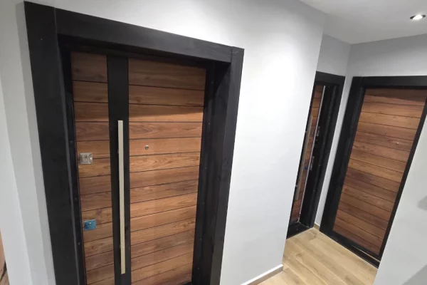 Shtepi ne shitje Apartament ne Tirane, 3+1, Mobilimi E mobiluar, Pagesa 255,000  Euro.