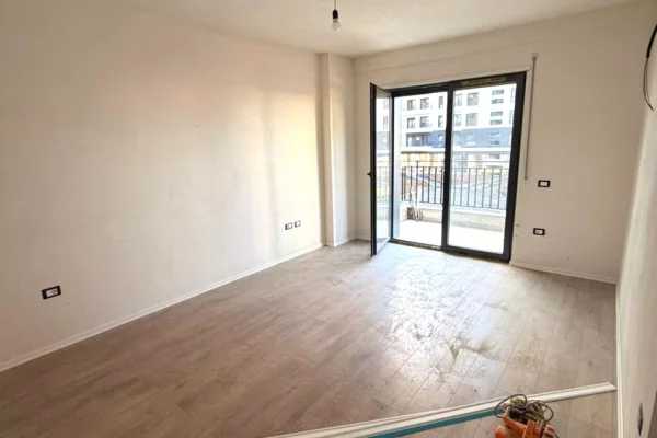 Shtepi ne shitje Apartament ne Tirane, 1+1, Mobilimi Bosh, pa mobiluar, Pagesa 105,000  Euro.