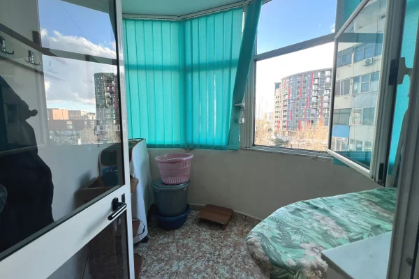 Shtepi ne shitje Apartament ne Tirane, 2+1, Mobilimi E mobiluar, Pagesa 160,000  Euro.