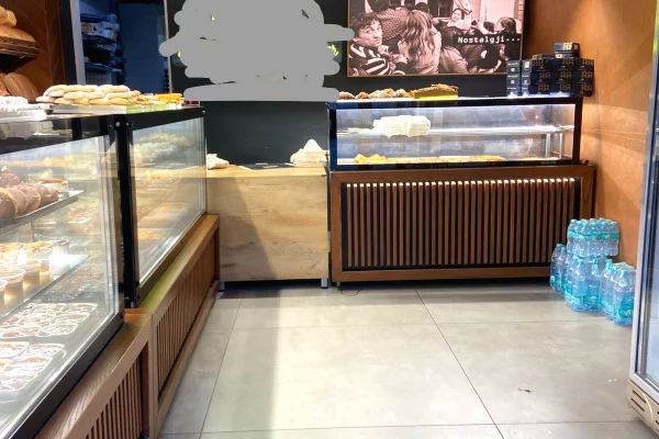 Shitet dyqan tek Myslym Shyri