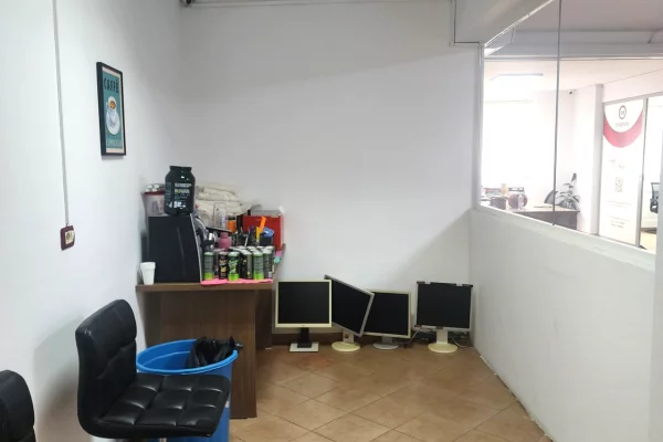 Ambient biznesi me qera 3+1 ne Tirane - 800 Euro