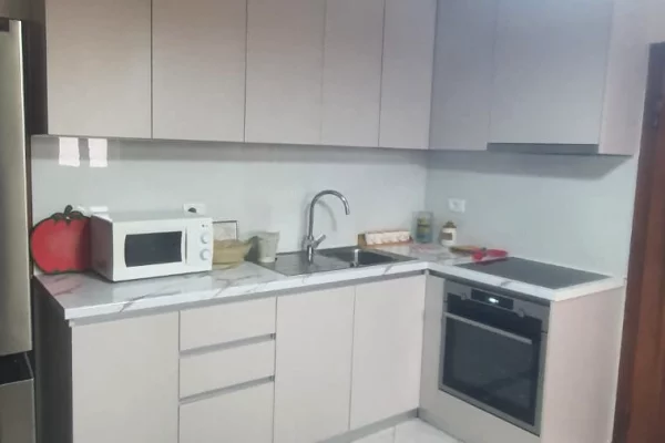 Appartamento in affitto a Tirana 2+1, Arredato