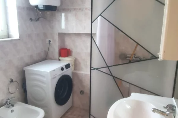 Appartamento in affitto a Tirana 2+1, Arredato