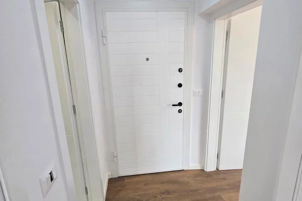 Shtepi ne shitje 1+1 ne Tirane - 108,000,000 Leke