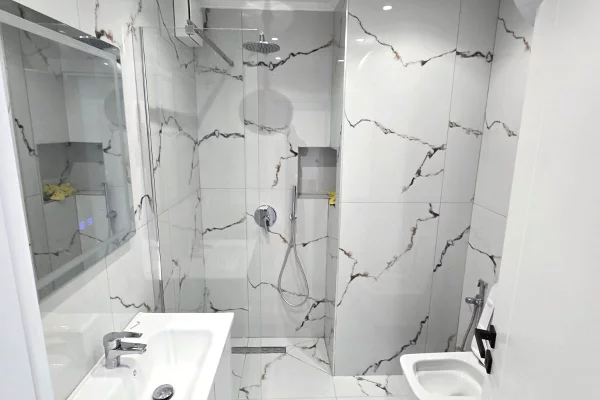 Shtepi ne shitje Apartament ne Tirane, 1+1, Mobilimi Bosh, pa mobiluar, Pagesa 108,000,000  Leke.