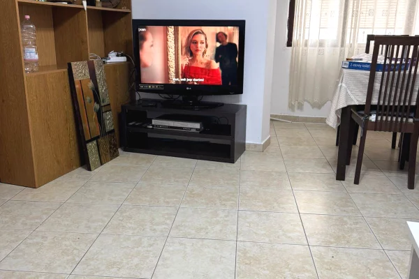 Shtepi me qera Apartament ne Tirane, 2+1, Mobilimi E mobiluar, Pagesa 40,000  Leke.