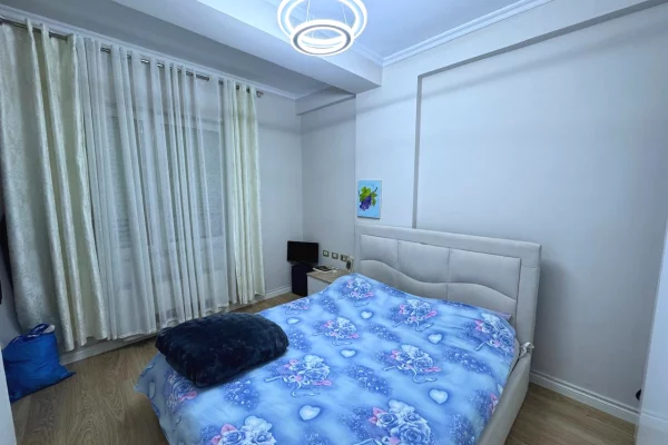 Shtepi ne shitje Apartament ne Tirane, 3+1, Mobilimi E mobiluar, Pagesa 250,000  Euro.
