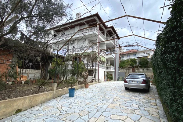 Appartamento in affitto a Tirana 2+1, Arredato