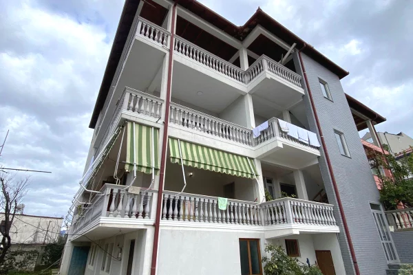 Appartamento in affitto a Tirana 2+1, Arredato