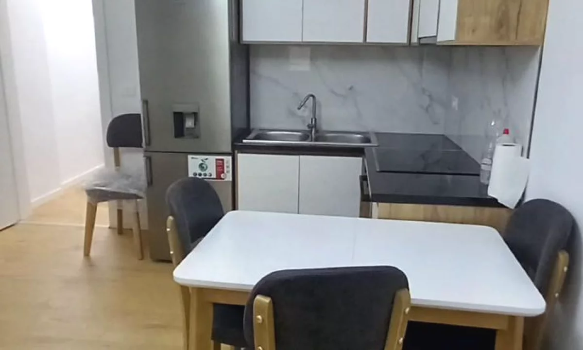 Appartamento in affitto a Tirana 2+1, Arredato