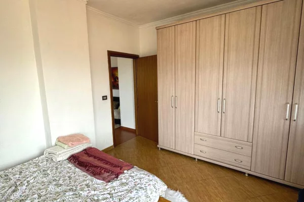 Shtepi me qera Apartament ne Tirane, 1+1, Mobilimi E mobiluar, Pagesa 600  Euro.