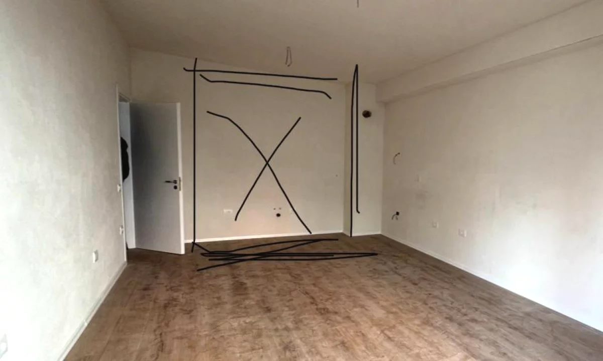 Appartamento in affitto a Tirana 1+1, Vuoto