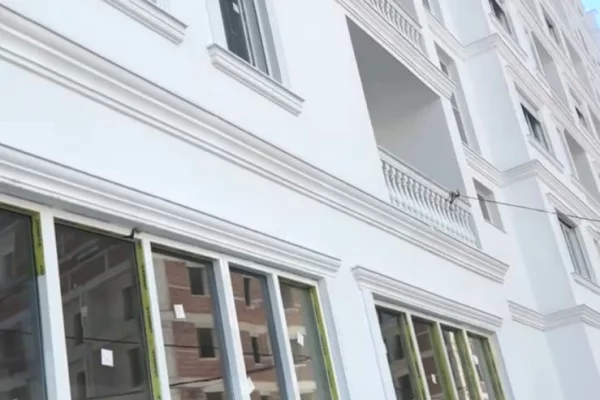 Shtepi ne shitje Apartament ne Tirane, 2+1, Mobilimi Bosh, pa mobiluar, Pagesa 100,584  Euro.