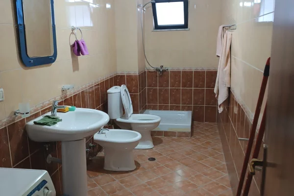 Appartamento in affitto a Tirana 3+1, Arredato