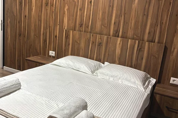 Shtepi me qera Apartament ne Tirane, 2+1, Mobilimi E mobiluar, Pagesa 800  Euro.