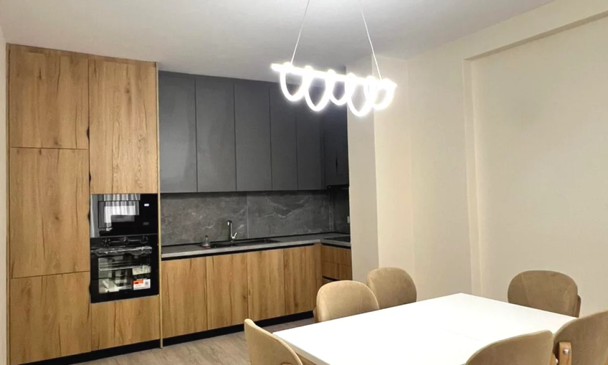 Shtepi me qera Apartament ne Tirane, 2+1, Mobilimi E mobiluar, Pagesa 120,000  Leke.