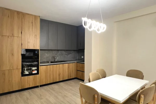 Shtepi me qera Apartament ne Tirane, 2+1, Mobilimi E mobiluar, Pagesa 120,000  Leke.