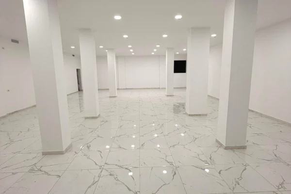 Ambient biznesi me qera 1+1 ne Tirane - 100,000 Leke