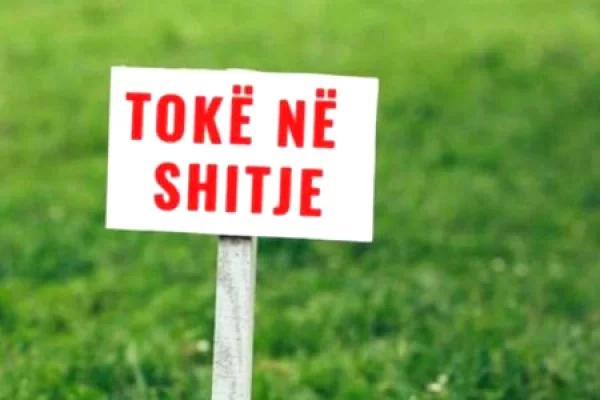 Shitet toke tek Rruga Aeroporti Rinas/250.000€