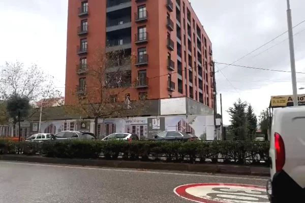Ambient biznesi ne shitje 1+1 ne Tirane - 14,700,000 Leke