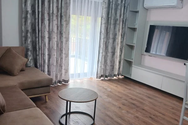 Appartamento in affitto a Tirana 1+1, Arredato